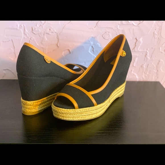 Tory Burch Sandals - Picture 2 of 2